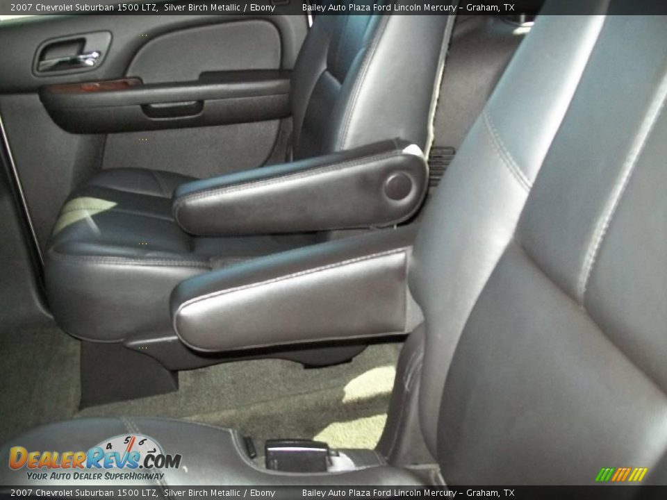 2007 Chevrolet Suburban 1500 LTZ Silver Birch Metallic / Ebony Photo #5