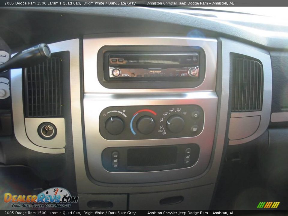 2005 Dodge Ram 1500 Laramie Quad Cab Bright White / Dark Slate Gray Photo #7