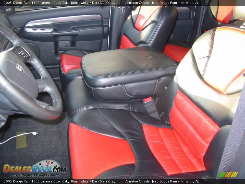 2005 Dodge Ram 1500 Laramie Quad Cab Bright White / Dark Slate Gray Photo #9
