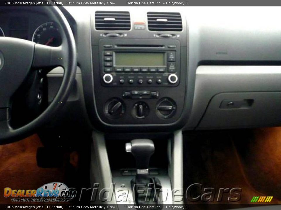 2006 Volkswagen Jetta TDI Sedan Platinum Grey Metallic / Grey Photo #18
