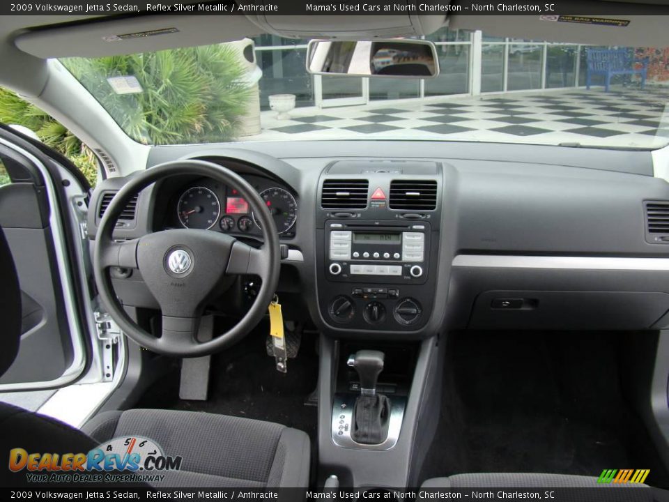 2009 Volkswagen Jetta S Sedan Reflex Silver Metallic / Anthracite Photo #13