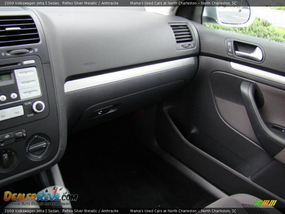 2009 Volkswagen Jetta S Sedan Reflex Silver Metallic / Anthracite Photo #14