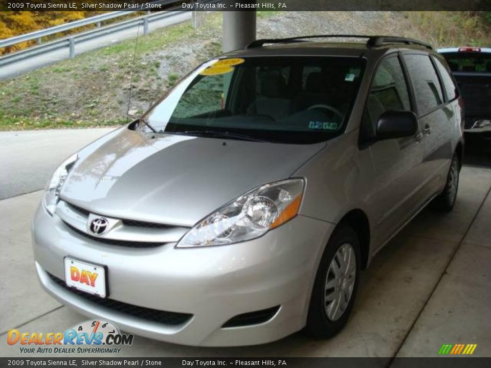 2009 Toyota Sienna LE Silver Shadow Pearl / Stone Photo #5