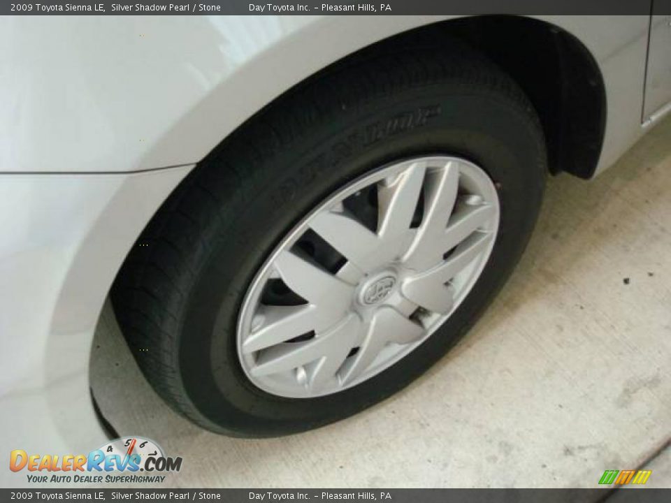 2009 Toyota Sienna LE Silver Shadow Pearl / Stone Photo #7