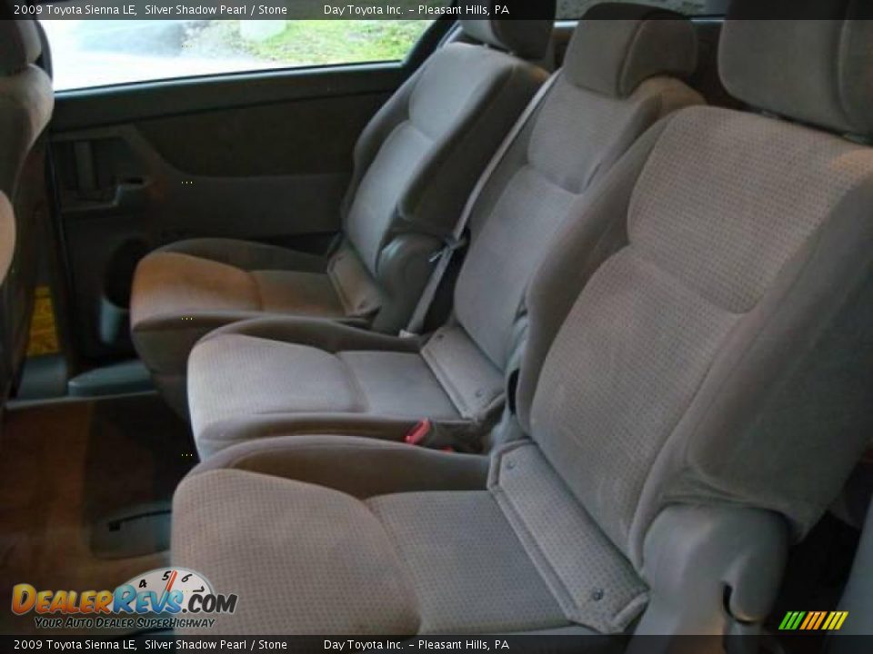 2009 Toyota Sienna LE Silver Shadow Pearl / Stone Photo #9