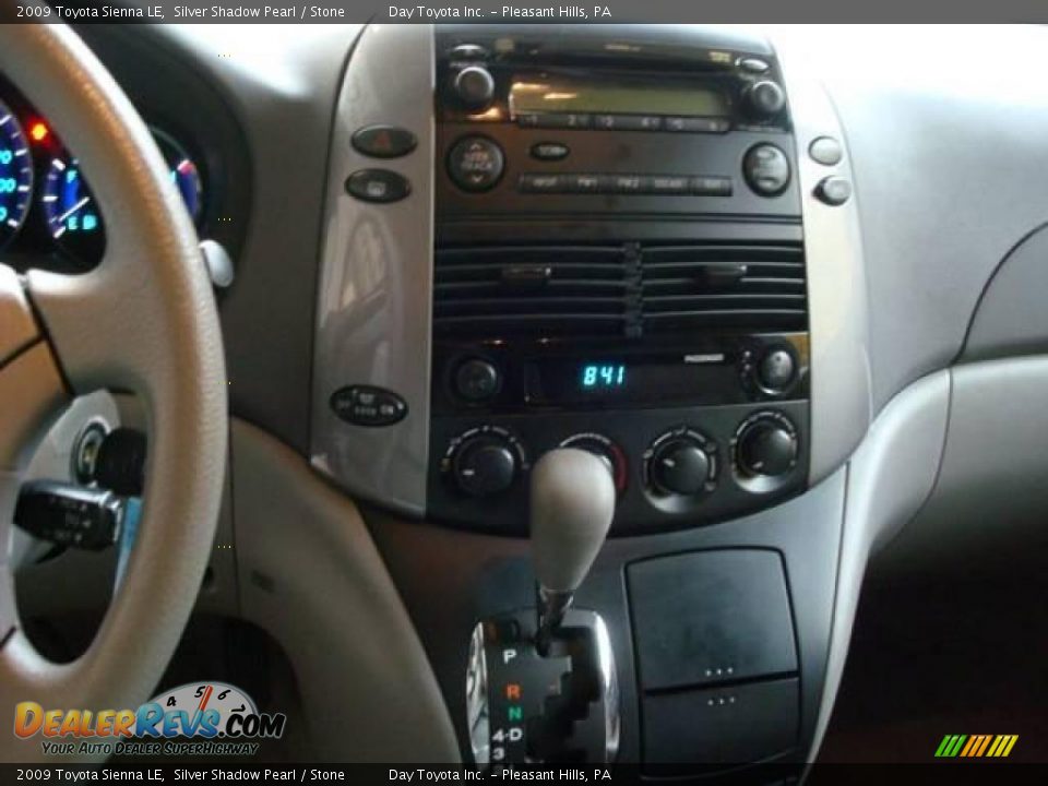 2009 Toyota Sienna LE Silver Shadow Pearl / Stone Photo #13