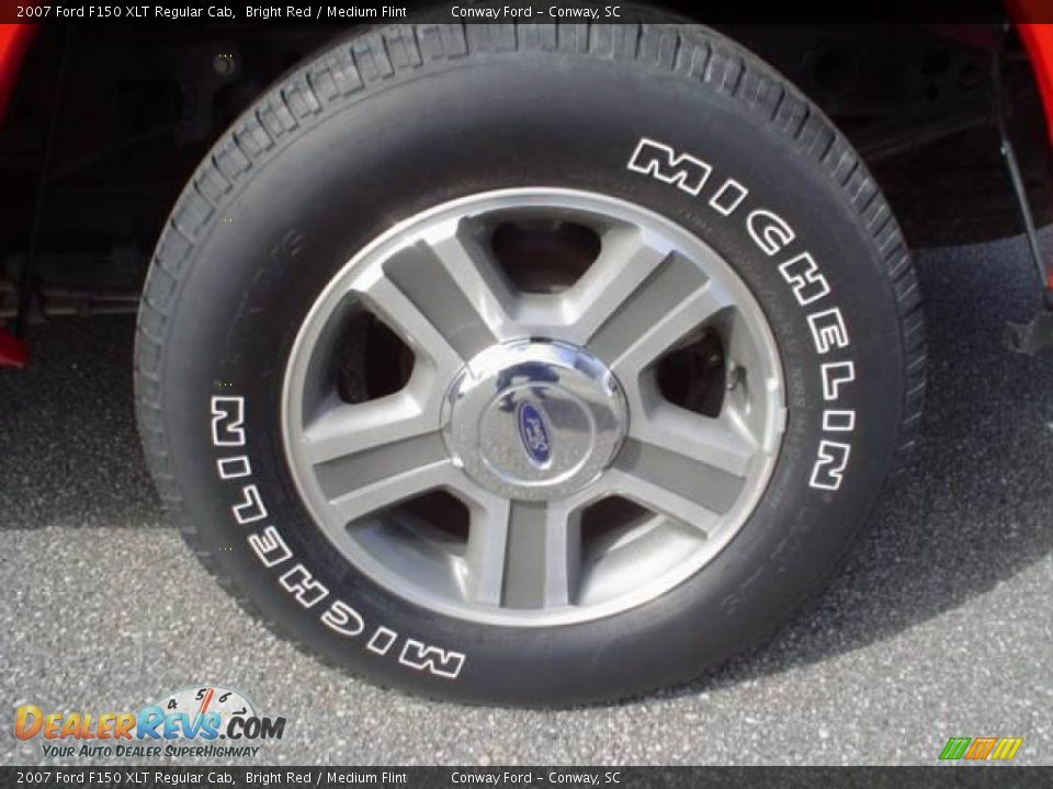 2007 Ford F150 XLT Regular Cab Bright Red / Medium Flint Photo #9