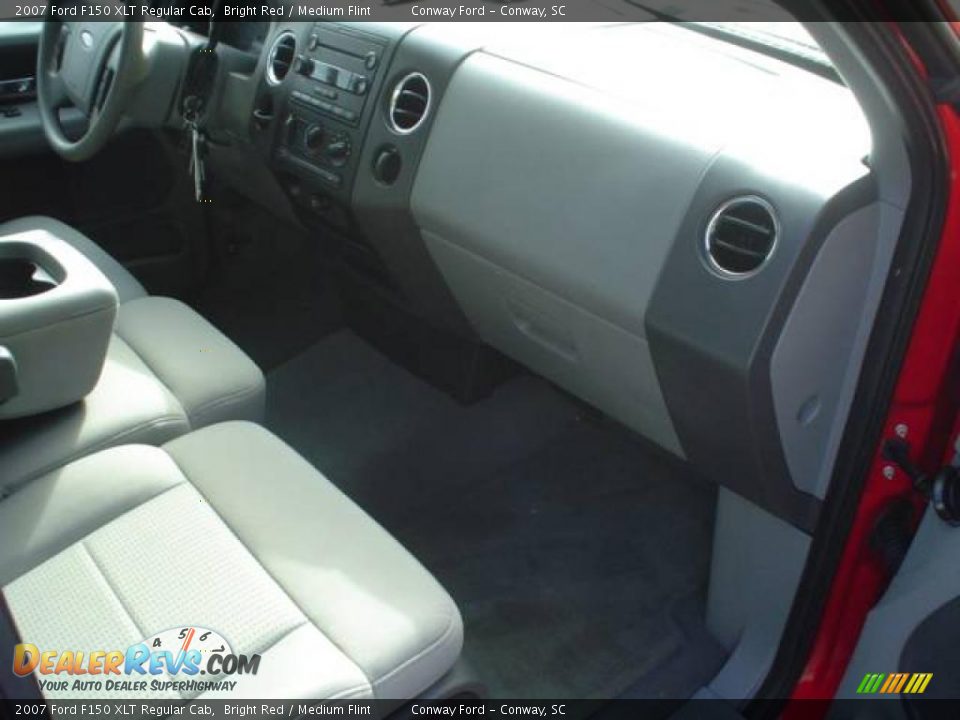 2007 Ford F150 XLT Regular Cab Bright Red / Medium Flint Photo #16