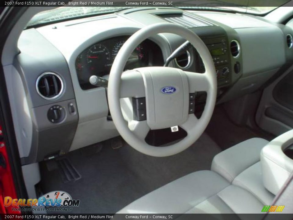 2007 Ford F150 XLT Regular Cab Bright Red / Medium Flint Photo #19