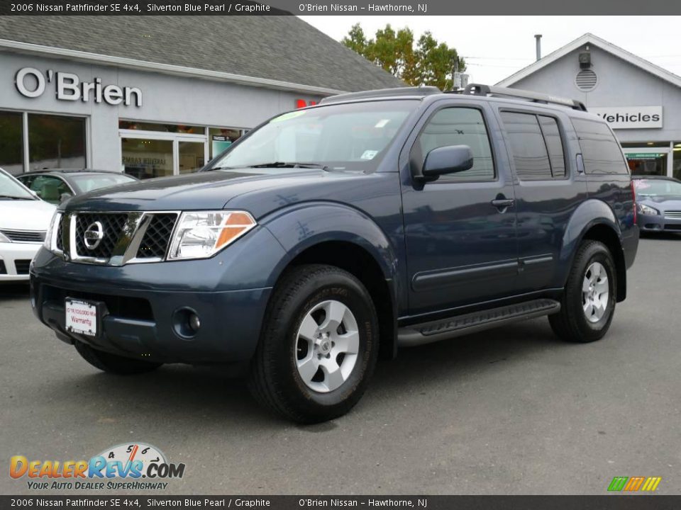 2006 Nissan Pathfinder SE 4x4 Silverton Blue Pearl / Graphite Photo #2