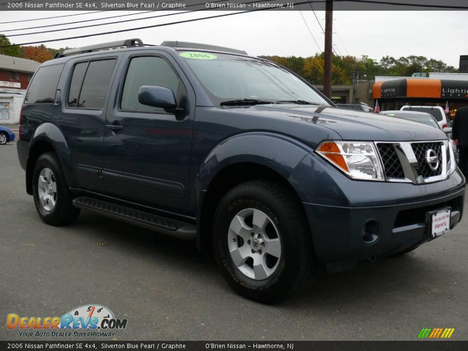 2006 Nissan Pathfinder SE 4x4 Silverton Blue Pearl / Graphite Photo #4