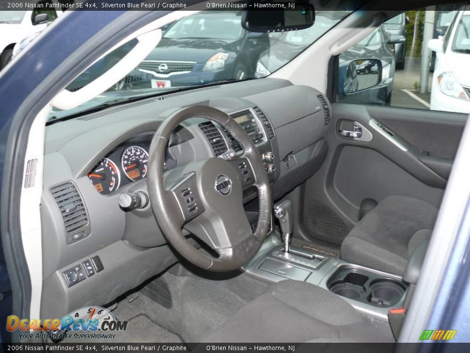 2006 Nissan Pathfinder SE 4x4 Silverton Blue Pearl / Graphite Photo #10