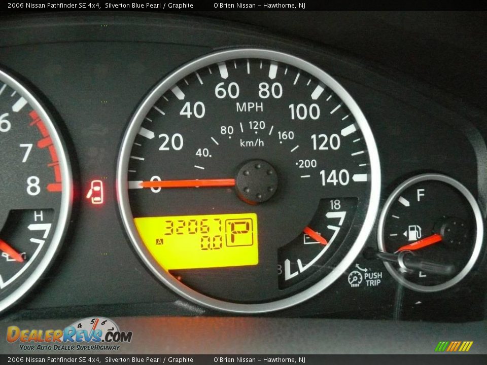2006 Nissan Pathfinder SE 4x4 Silverton Blue Pearl / Graphite Photo #15