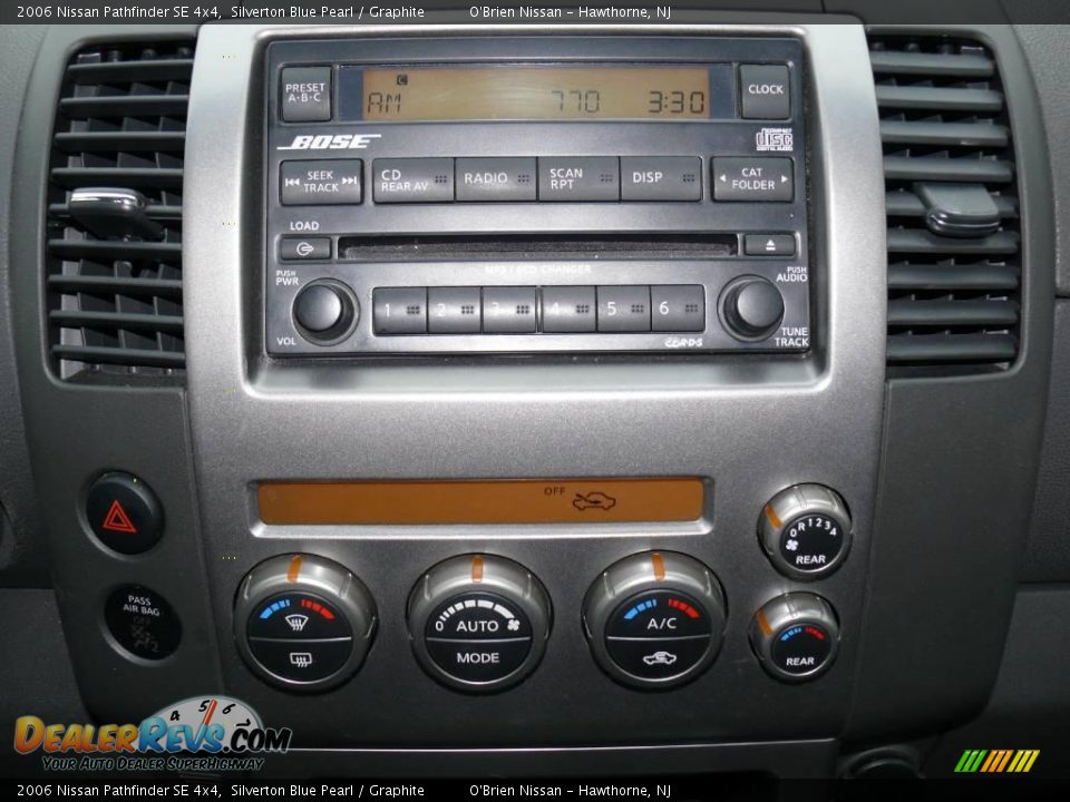 2006 Nissan Pathfinder SE 4x4 Silverton Blue Pearl / Graphite Photo #16
