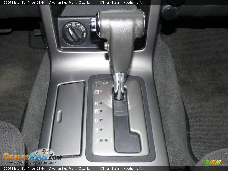 2006 Nissan Pathfinder SE 4x4 Silverton Blue Pearl / Graphite Photo #17