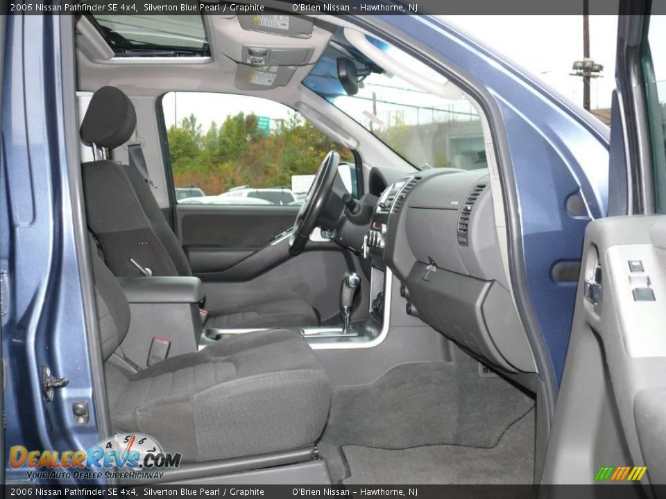 2006 Nissan Pathfinder SE 4x4 Silverton Blue Pearl / Graphite Photo #22