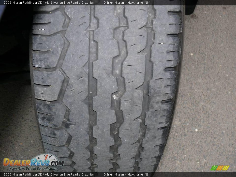 2006 Nissan Pathfinder SE 4x4 Silverton Blue Pearl / Graphite Photo #26