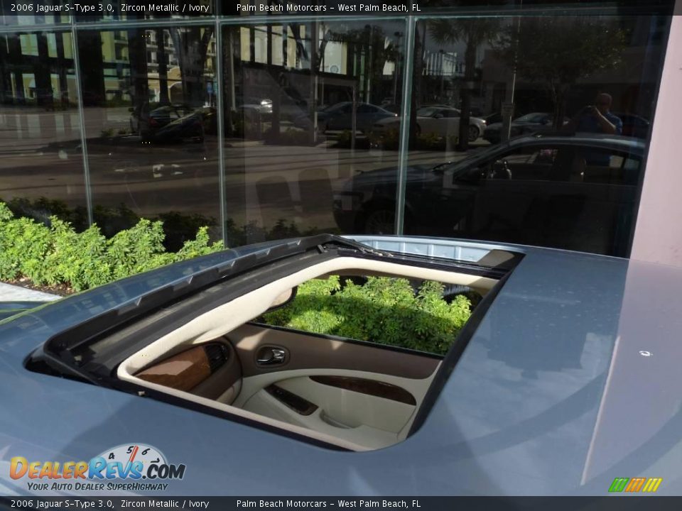 2006 Jaguar S-Type 3.0 Zircon Metallic / Ivory Photo #13