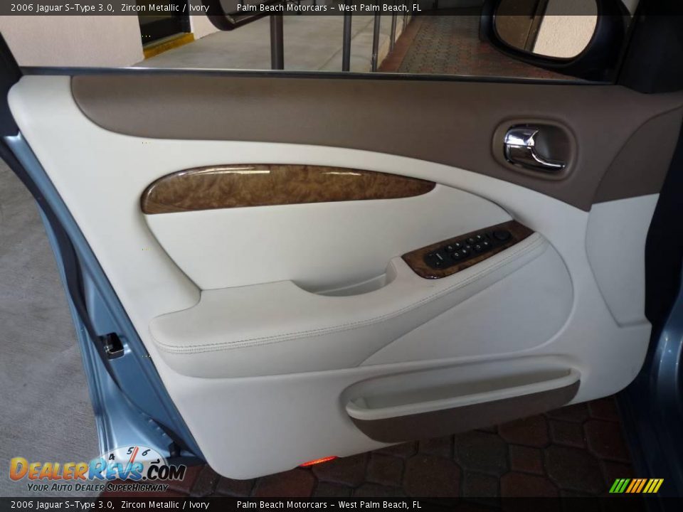 2006 Jaguar S-Type 3.0 Zircon Metallic / Ivory Photo #16