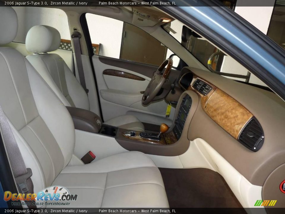 2006 Jaguar S-Type 3.0 Zircon Metallic / Ivory Photo #26