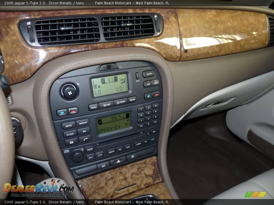 2006 Jaguar S-Type 3.0 Zircon Metallic / Ivory Photo #30