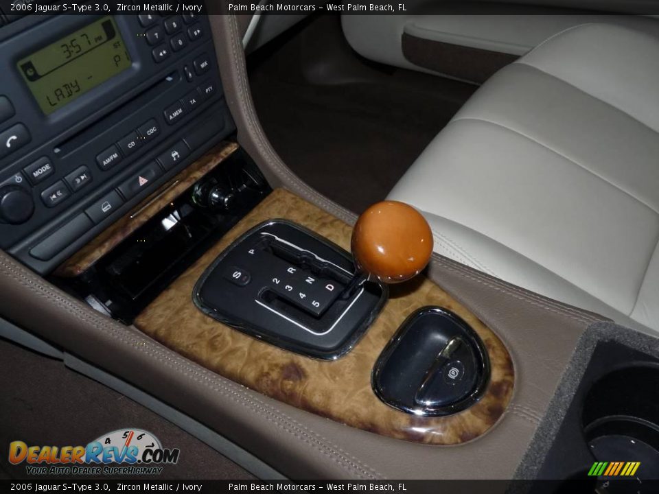 2006 Jaguar S-Type 3.0 Zircon Metallic / Ivory Photo #31