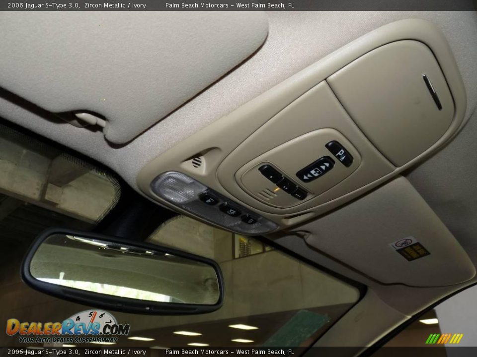 2006 Jaguar S-Type 3.0 Zircon Metallic / Ivory Photo #33