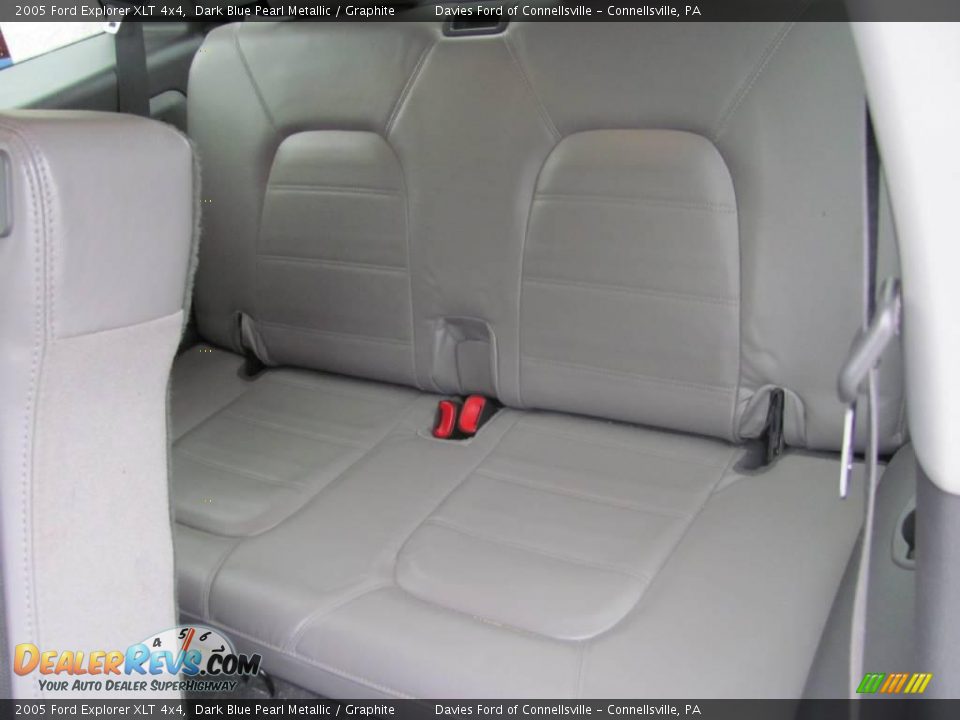 2005 Ford Explorer XLT 4x4 Dark Blue Pearl Metallic / Graphite Photo #13