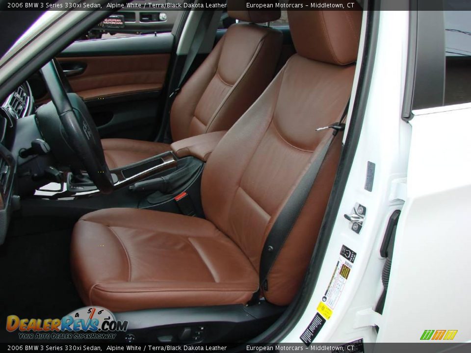 2006 BMW 3 Series 330xi Sedan Alpine White / Terra/Black Dakota Leather Photo #10
