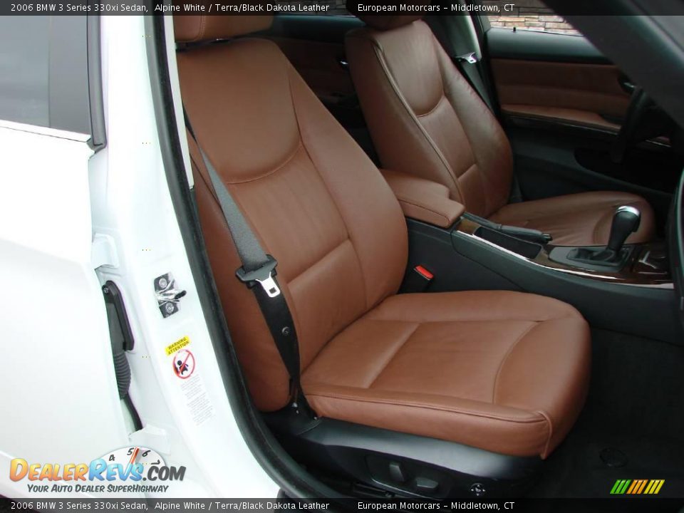 2006 BMW 3 Series 330xi Sedan Alpine White / Terra/Black Dakota Leather Photo #11