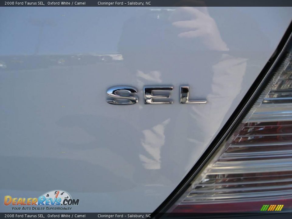 2008 Ford Taurus SEL Oxford White / Camel Photo #11