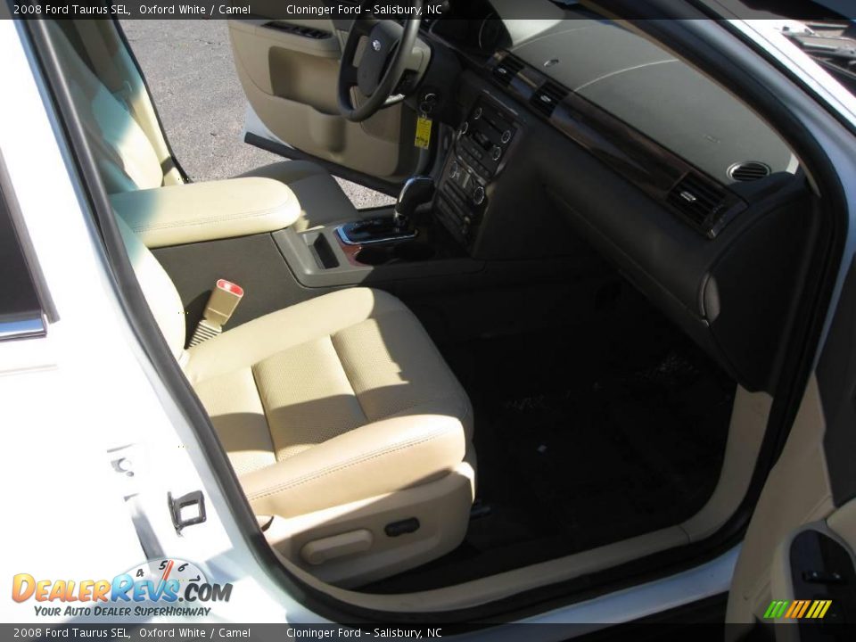 2008 Ford Taurus SEL Oxford White / Camel Photo #13