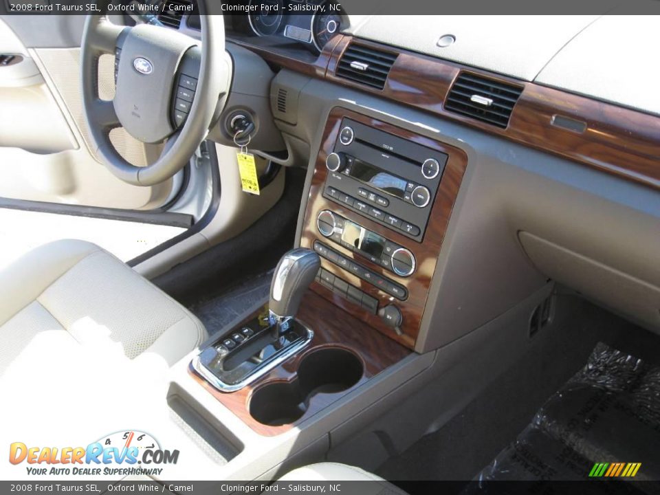 2008 Ford Taurus SEL Oxford White / Camel Photo #14