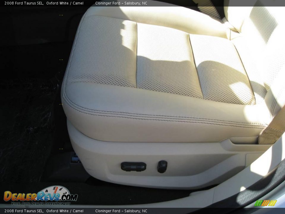 2008 Ford Taurus SEL Oxford White / Camel Photo #19