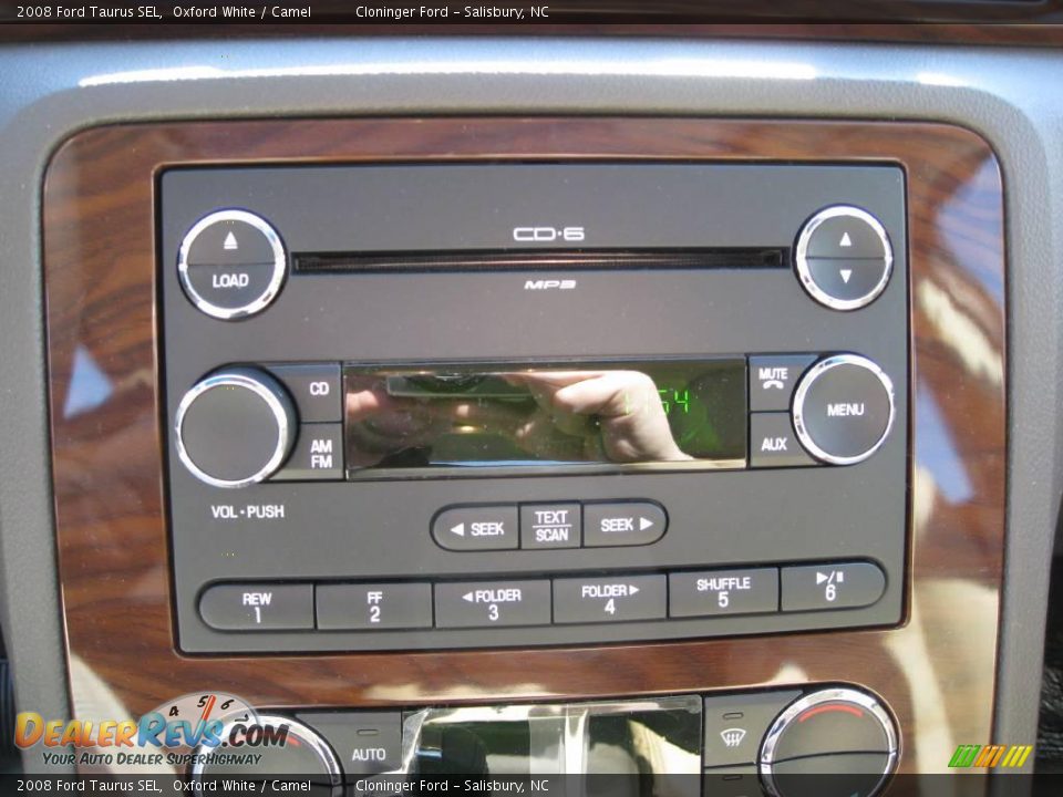 2008 Ford Taurus SEL Oxford White / Camel Photo #22