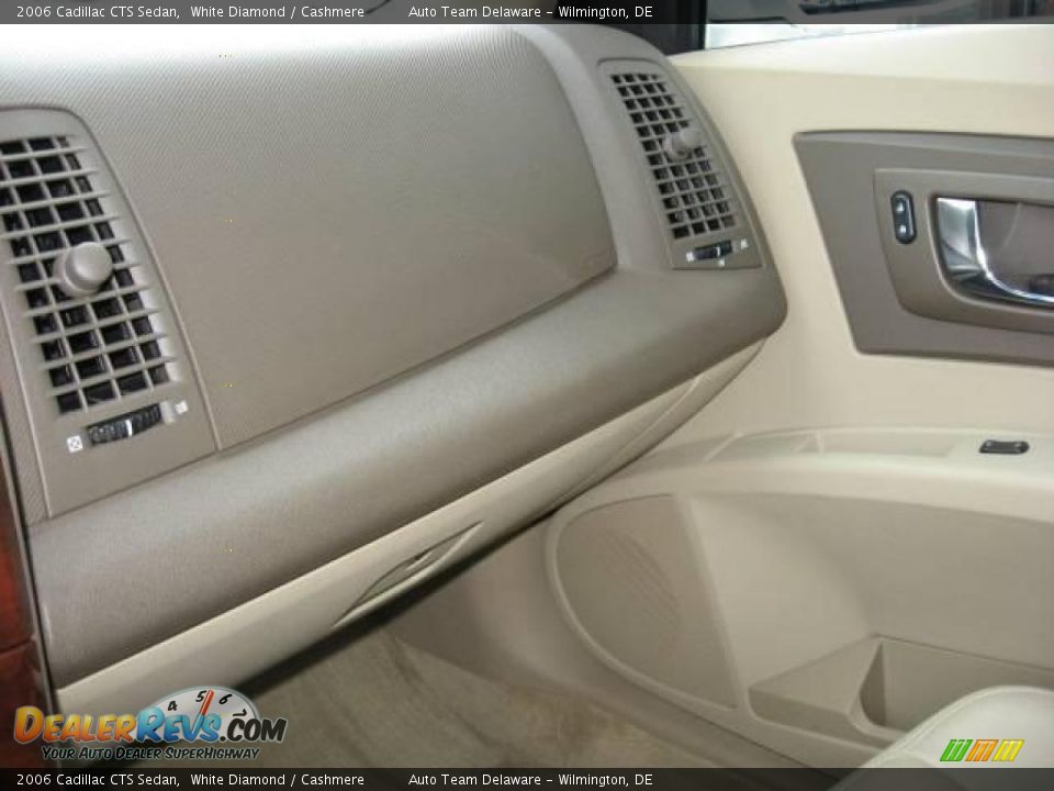 2006 Cadillac CTS Sedan White Diamond / Cashmere Photo #23