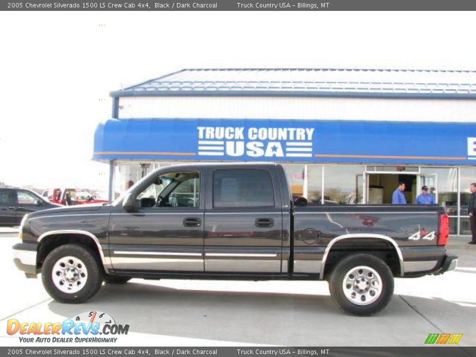 2005 Chevrolet Silverado 1500 LS Crew Cab 4x4 Black / Dark Charcoal Photo #1