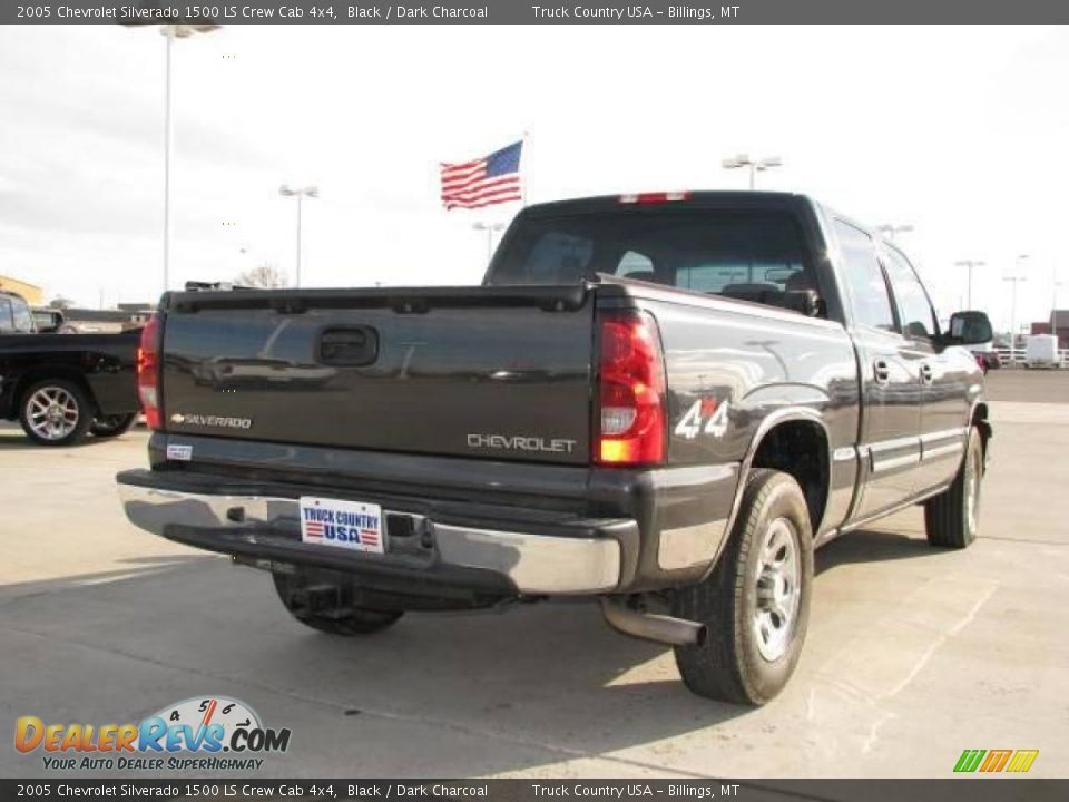 2005 Chevrolet Silverado 1500 LS Crew Cab 4x4 Black / Dark Charcoal Photo #5