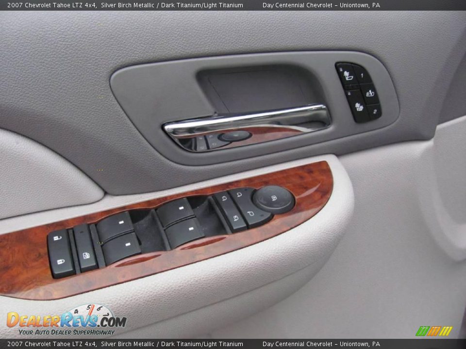 2007 Chevrolet Tahoe LTZ 4x4 Silver Birch Metallic / Dark Titanium/Light Titanium Photo #10