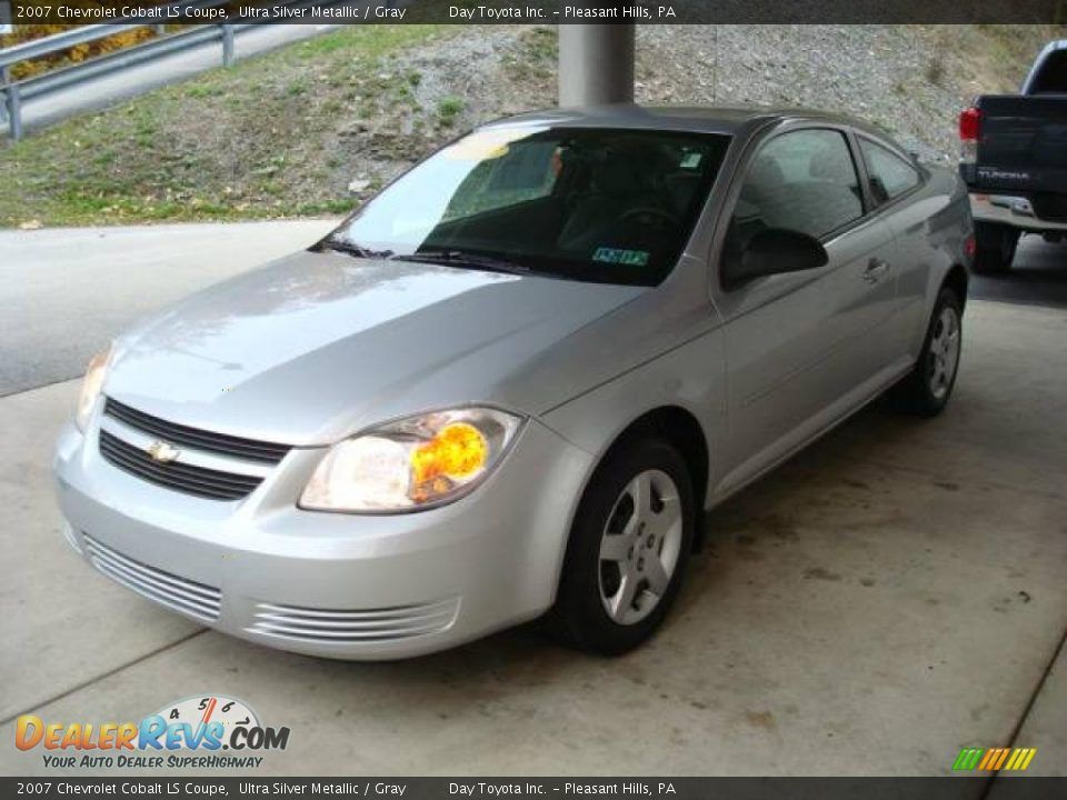 2007 Chevrolet Cobalt LS Coupe Ultra Silver Metallic / Gray Photo #5