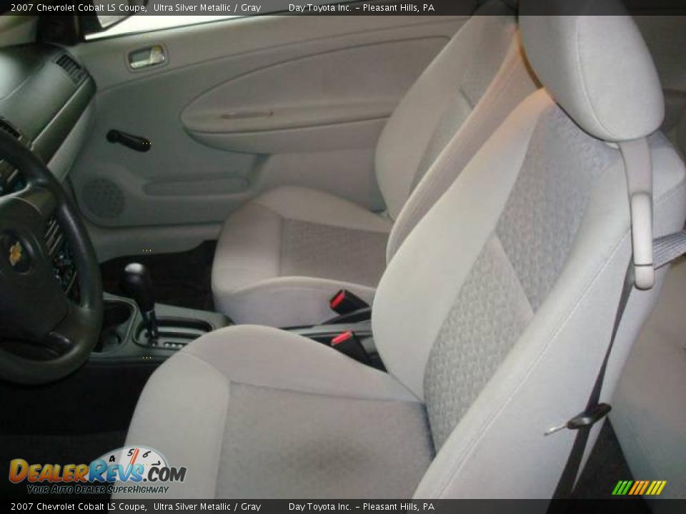 2007 Chevrolet Cobalt LS Coupe Ultra Silver Metallic / Gray Photo #8