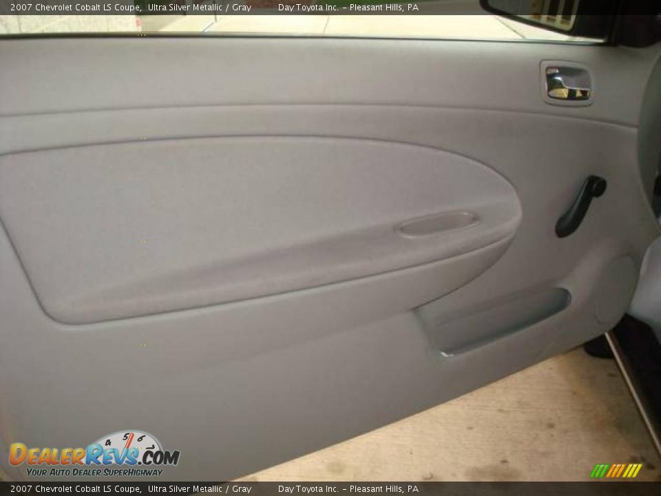 2007 Chevrolet Cobalt LS Coupe Ultra Silver Metallic / Gray Photo #11