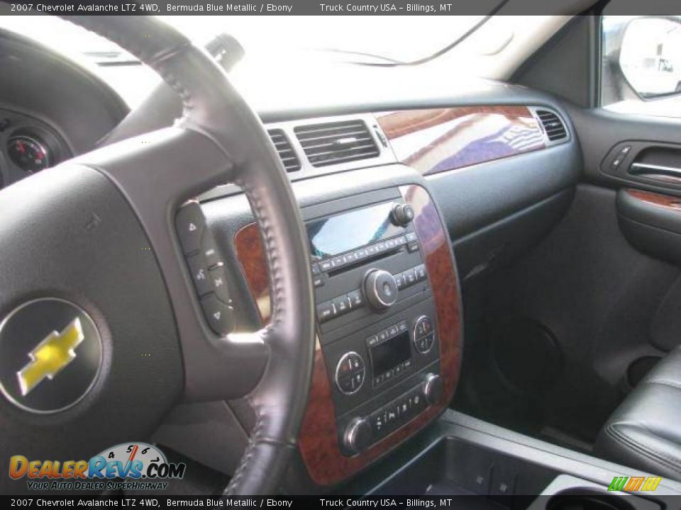 2007 Chevrolet Avalanche LTZ 4WD Bermuda Blue Metallic / Ebony Photo #12