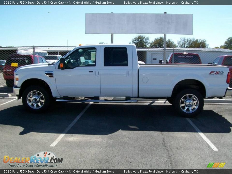 2010 Ford F350 Super Duty FX4 Crew Cab 4x4 Oxford White / Medium Stone Photo #2