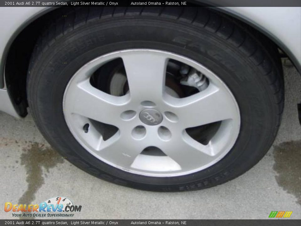 2001 Audi A6 2.7T quattro Sedan Light Silver Metallic / Onyx Photo #16