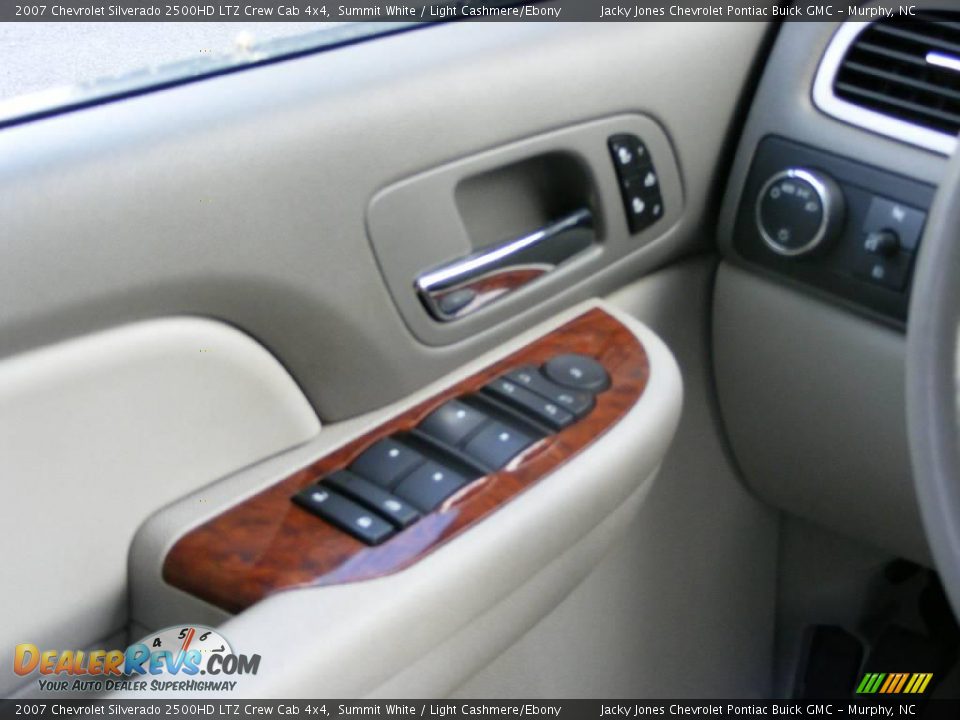 2007 Chevrolet Silverado 2500HD LTZ Crew Cab 4x4 Summit White / Light Cashmere/Ebony Photo #12