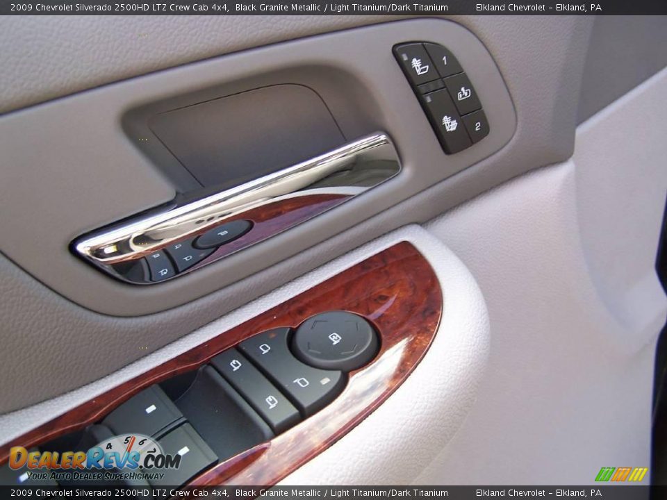 2009 Chevrolet Silverado 2500HD LTZ Crew Cab 4x4 Black Granite Metallic / Light Titanium/Dark Titanium Photo #11