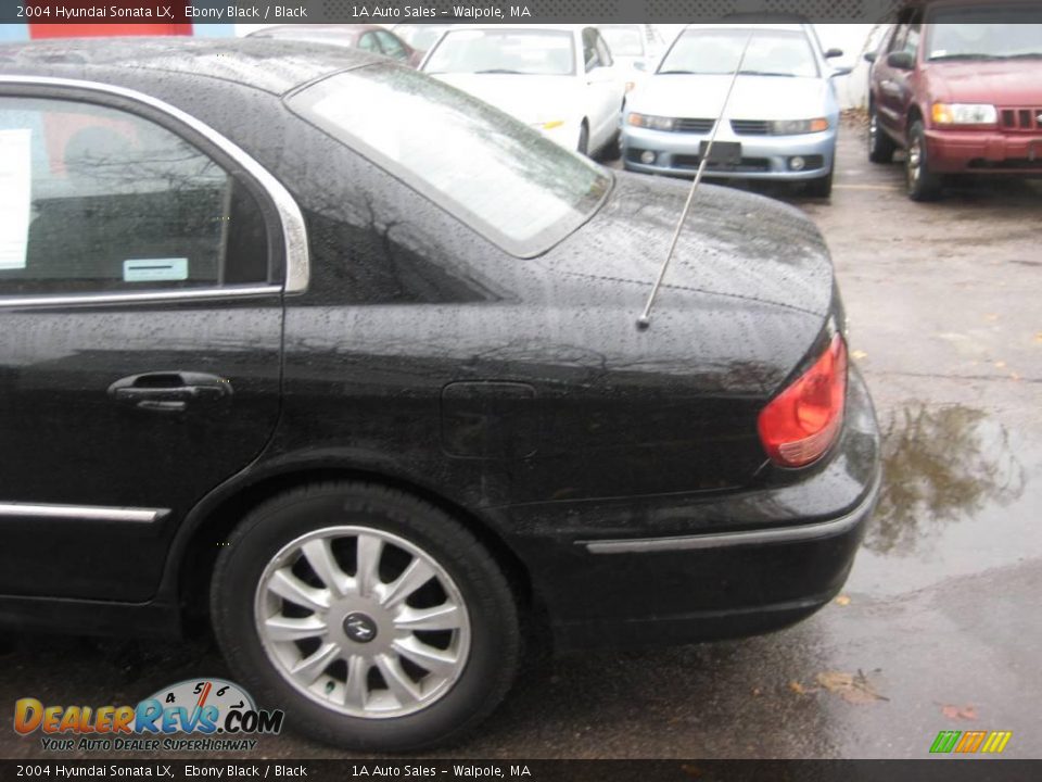 2004 Hyundai Sonata LX Ebony Black / Black Photo #10