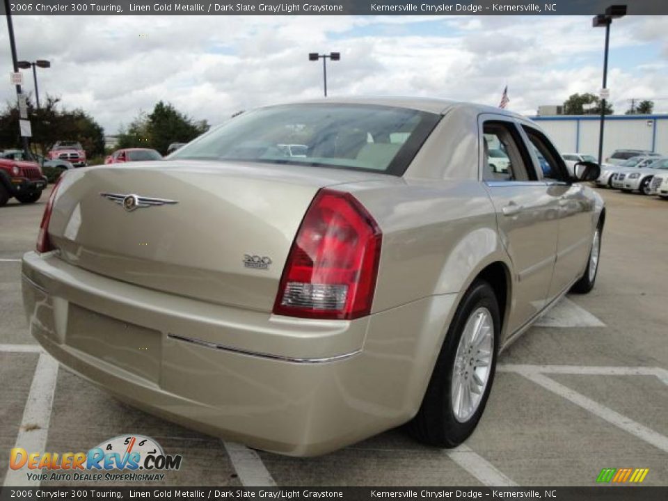 2006 Chrysler 300 Touring Linen Gold Metallic / Dark Slate Gray/Light Graystone Photo #4
