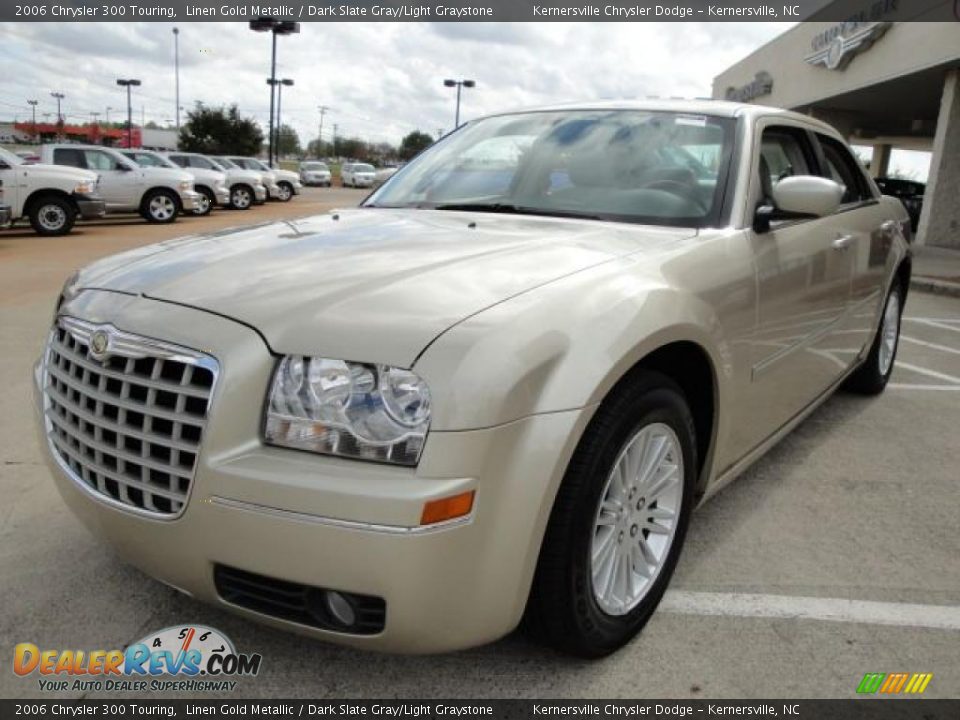 2006 Chrysler 300 Touring Linen Gold Metallic / Dark Slate Gray/Light Graystone Photo #8